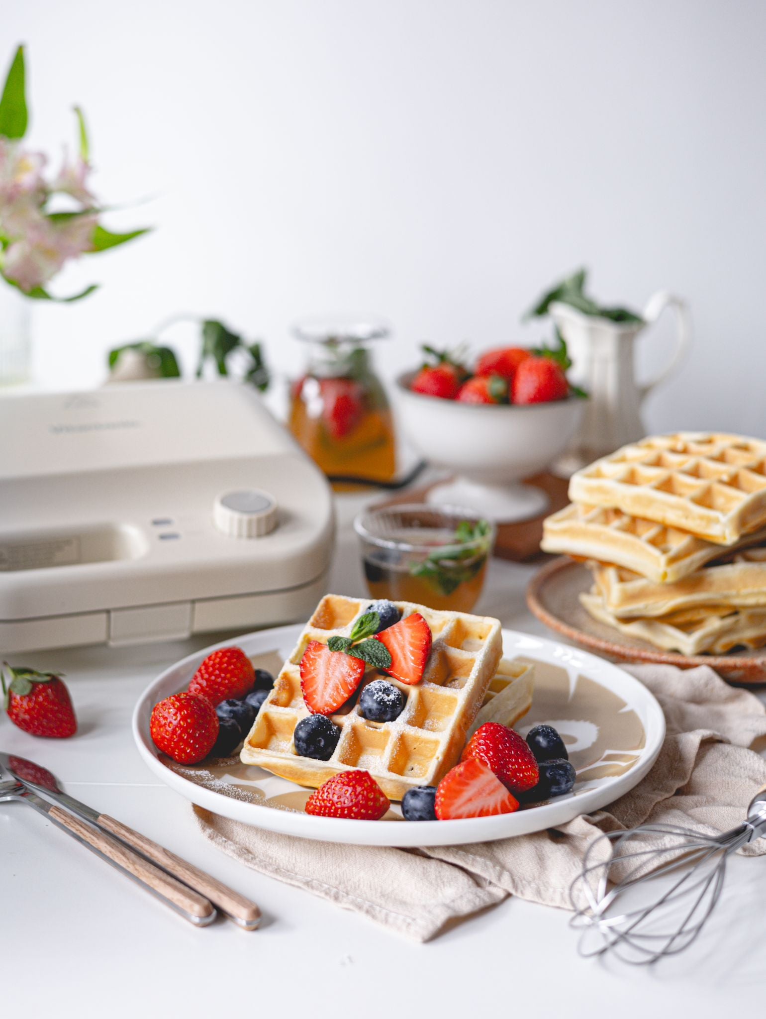 Vitantonio Waffle & Hot Sand Maker - Ivory VWH-50A-I