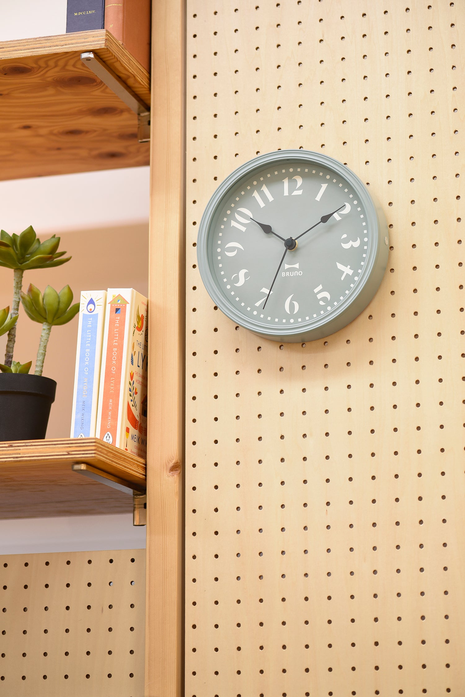 BRUNO 2 Way Retro Clock - Retro Green