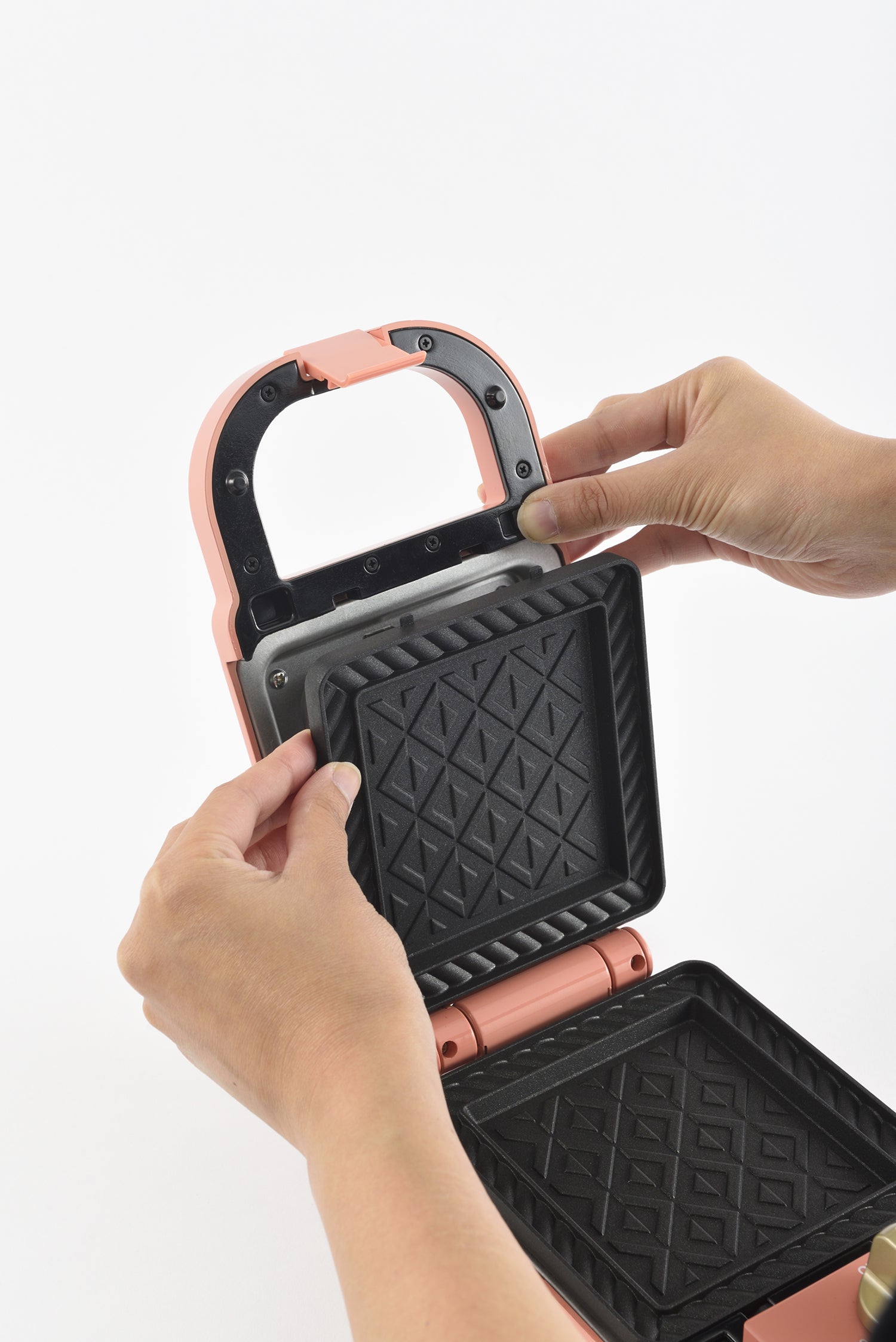 BRUNO Single Hot Sandwich Maker - Coral Pink