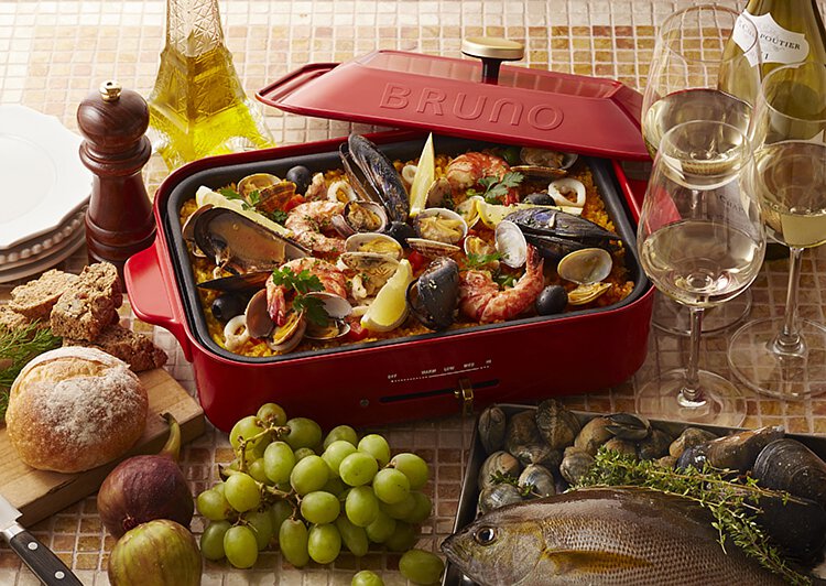 BRUNO Compact Hot Plate (Red) (bundled with 2 plates)