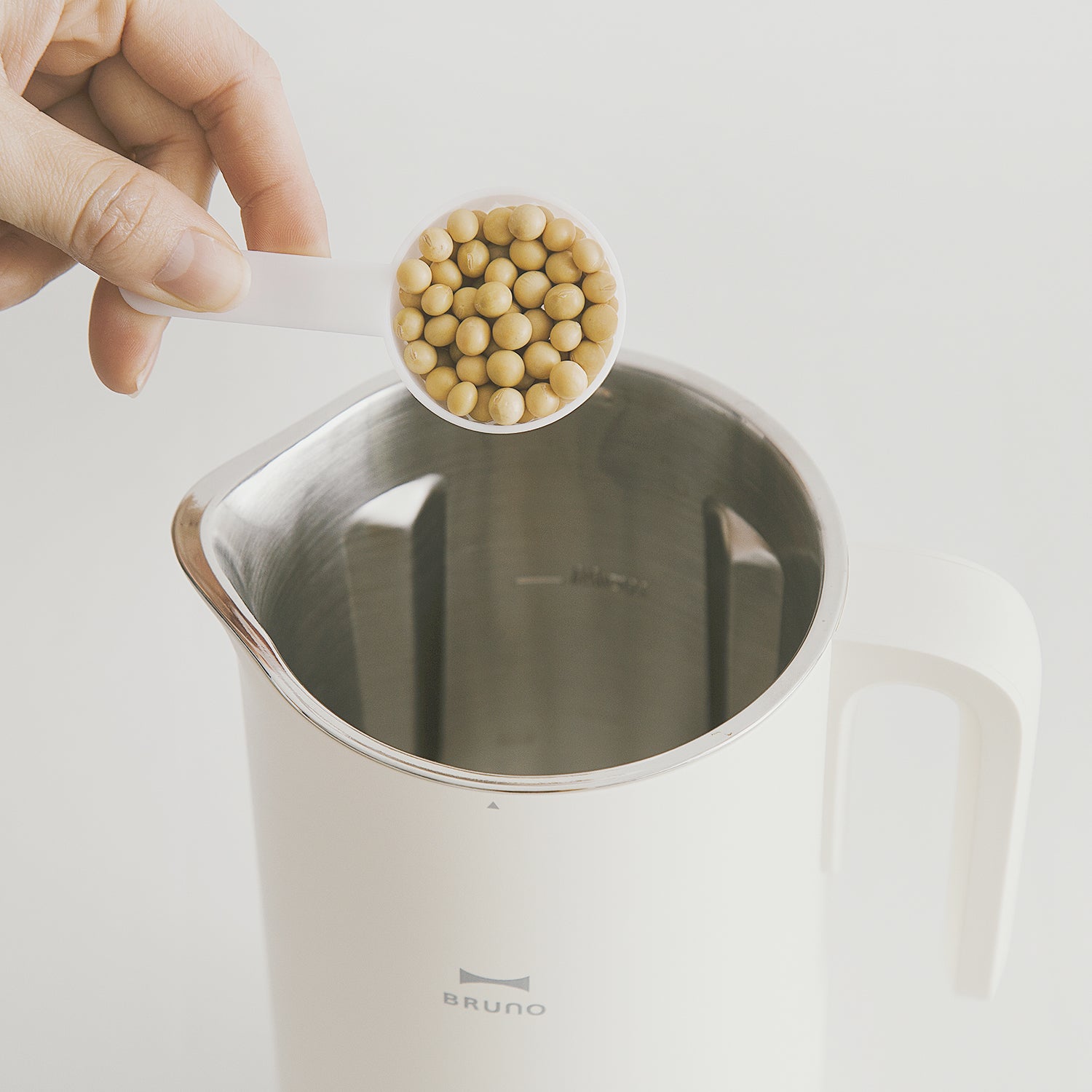 BRUNO Hot Soup Blender Pro - Ivory